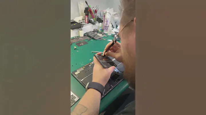 MacBook Air M2 перегрел тачпад!