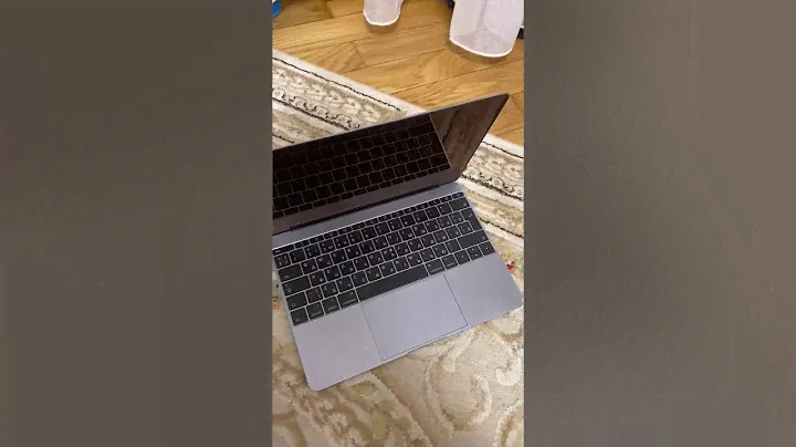 MacBook 12, space gray 2016 модельного ряда m3 1.1/8/256/300 циклов