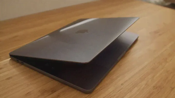 MacBook Pro 15" avec TouchBar - TEST COMPLET