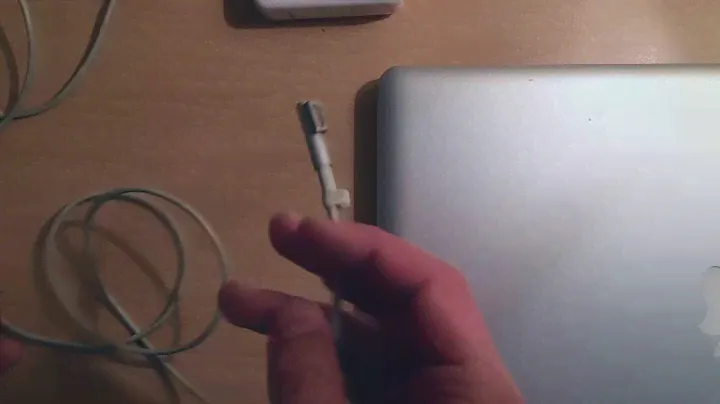 Apple 85W MagSafe Power Adapter punjač za MacBook Pro