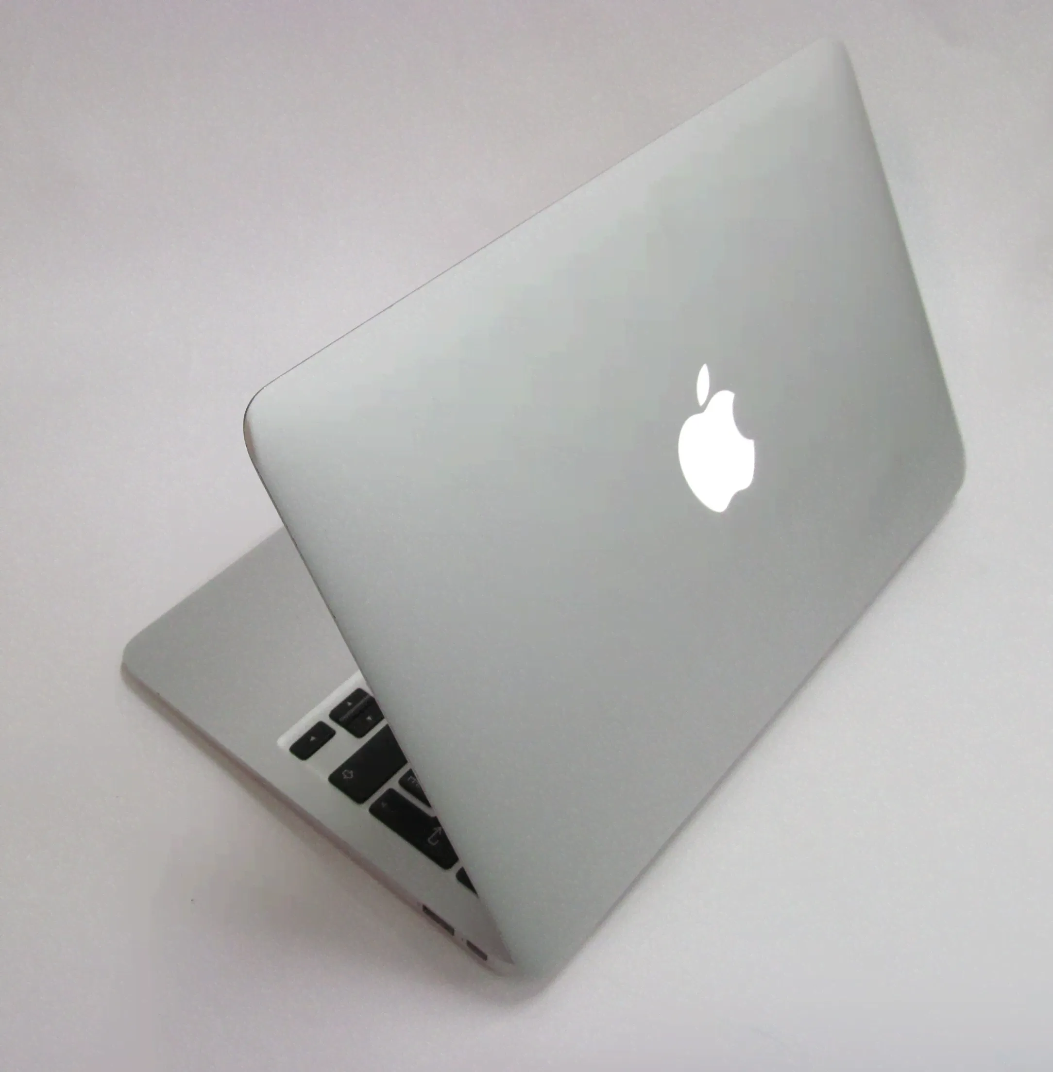 Ноутбук Apple MacBook Air 11 Mid-2012 A1465-4