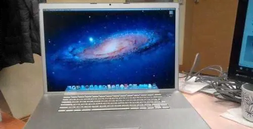 Apple Macbook Pro 17 A1229 (2007)-0
