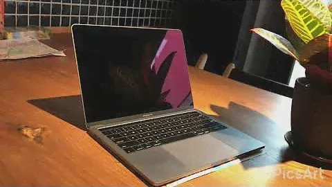 MacBook Pro 2019, 13', 2,8 GHz i7, 16 Gb, 512 SSD