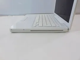 Ноутбук Apple MacBook A1181 Early 2008