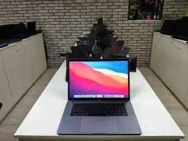 Ноутбук Apple Macbook PRO 15 2017 A1707 EMC3162 (I7-7700HQ | 16Gb | 512Gb SSD)