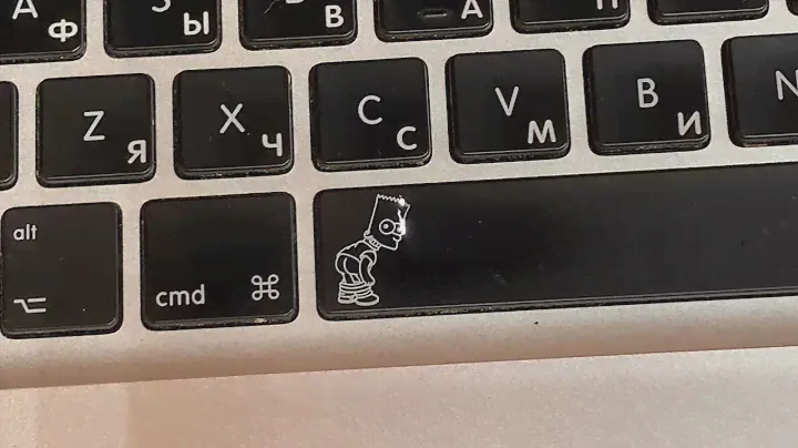 Лазерная гравировка клавиатуры Apple Macbook без потери гарантии.