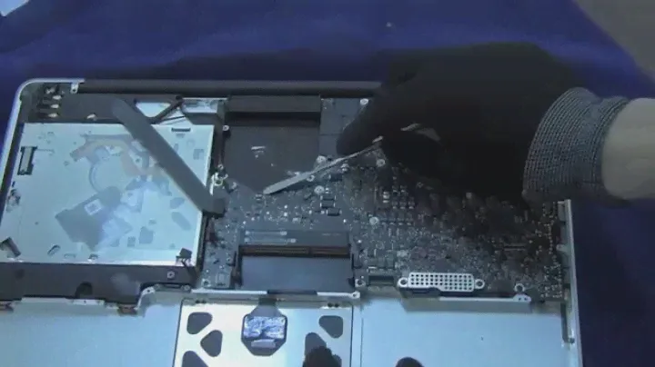 Ремонт MacBook Pro 15" 2012 (полный разбор).m4v