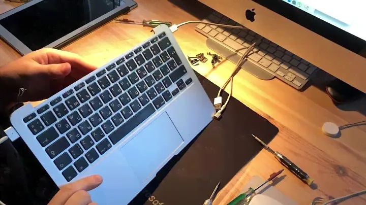 MacBook Air 11” Mid 2012 A1465 Разломан пополам