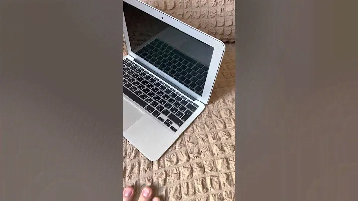 Apple MacBook Air 11. 2012г. CORE I5 1.7ghz /4gb ram /128gb SSD/1.5gb INTEL HD4000/100 Циклов